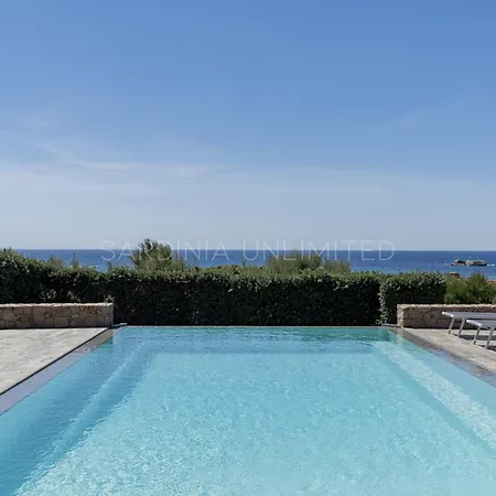 Queen Solaris Villa Portobello